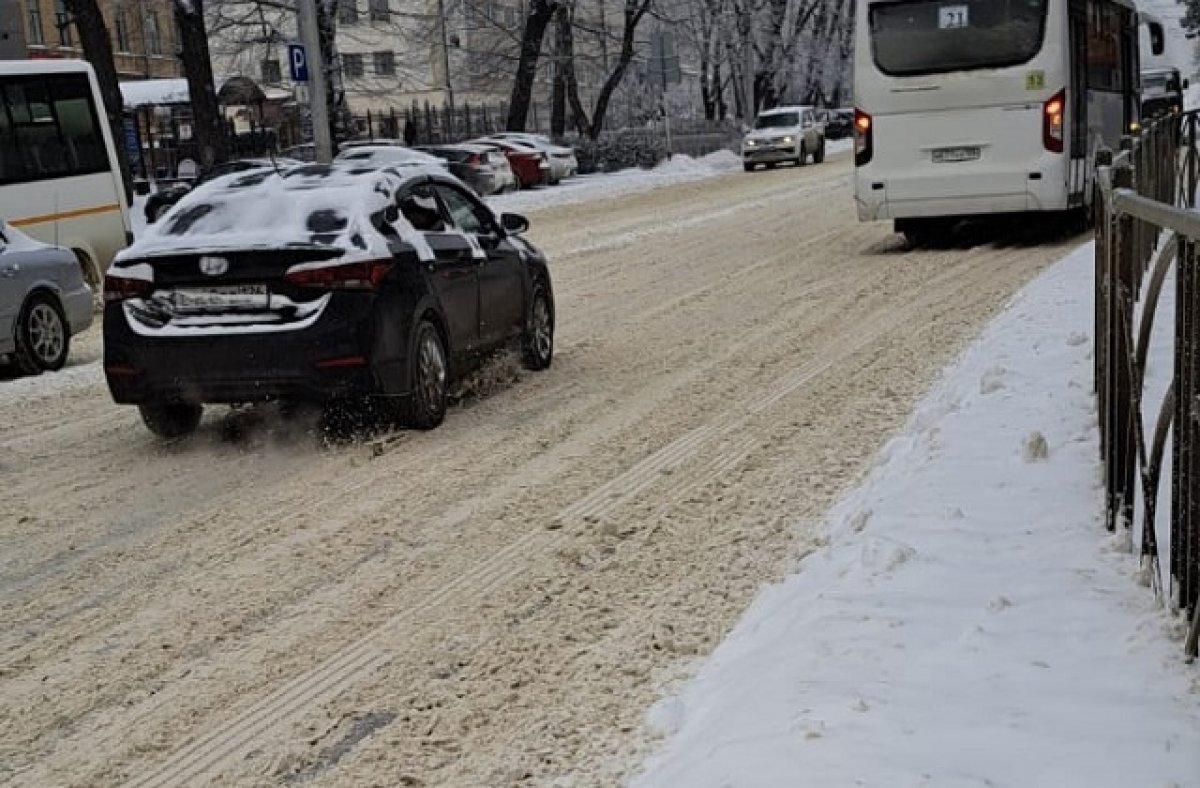    Коллапс на дорогах и тротуарах начался в Ставрополе в снегопад 7 февраля