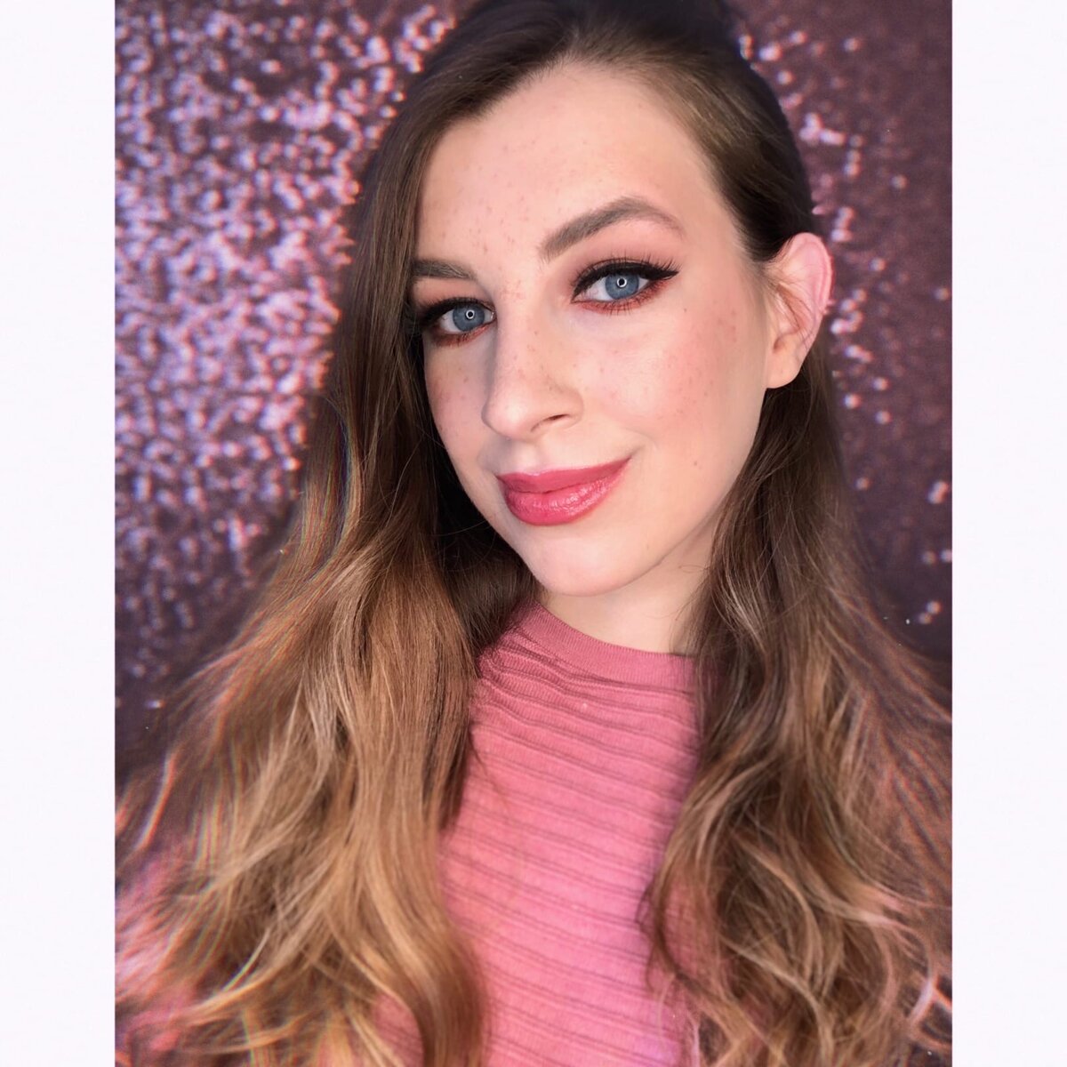 Нависшее веко не проблема, его можно с легкостью исправить макияжем. На своем примере я покажу как избежать ошибок и накраситься максимально правильно. 