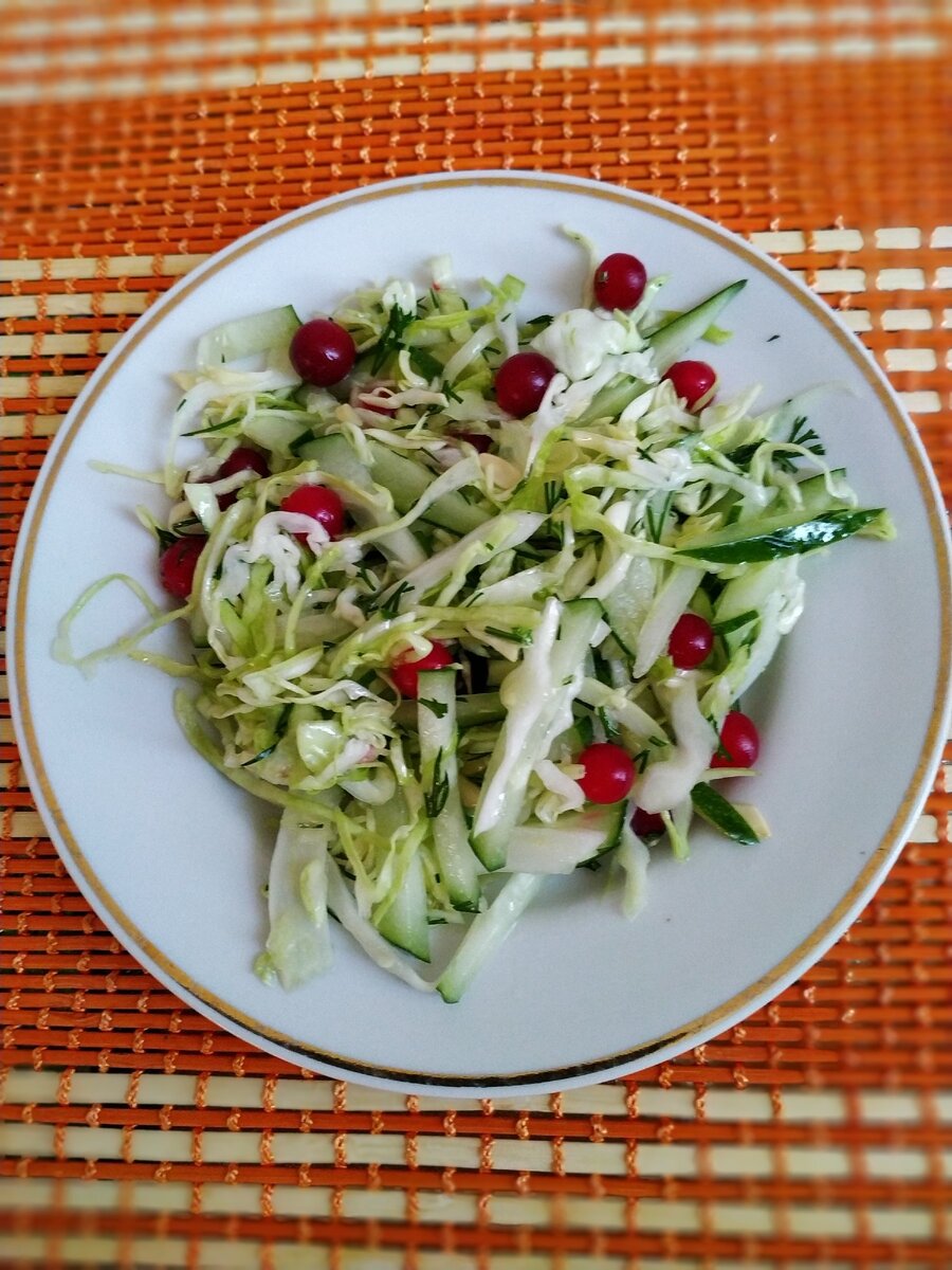 Лучшие весенние салаты: 15 рецептов от «Едим Дома»