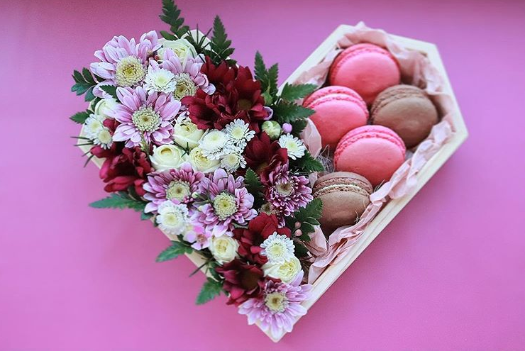 В связи с нынешней пандемией доставка цветов стала, на некоторое время, одним из немногих способов передать любовь и заботу вашим близким, находящимся на расстоянии 