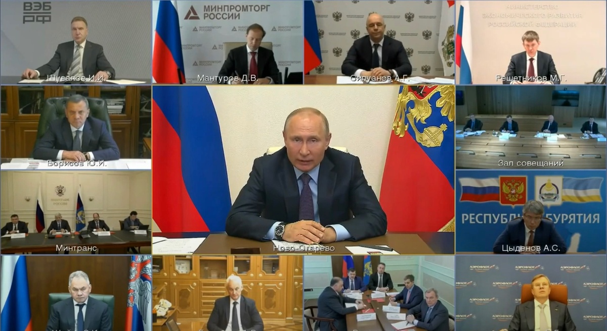 Меры поддержки бизнеса в регионах
Какую поддержку оказывают власти в регионах нашей страны? Для этого нами была изучена информация, размещенная на сайтах региональных администраций и новости местных СМИ. Более подробно рассмотрим несколько регионов.
Московская область
Для своих бизнесменов Москва подготовила три пакета мер. До 31 декабря продлили срок уплаты торгового сбора за первый квартал 2020 года. На этот же срок продлили уплату авансовых платежей за первый квартал 2020 года по налогу на имущество и земельному налогу для организаций, работающих в сфере общественного питания, туризма, культуры, спорта, досуга и гостиничного бизнеса. Организаций, которые арендуют землю и недвижимость у города и приостановили свою деятельность, освободили от платы за аренду. Владельцев недвижимости освобождают от налога на имущество, земельного налога и арендной платы на землю, при условии, если владелец снижает плату для арендаторов не менее чем на 50 процентов. Для владельцев нестационарных помещений в переходах метро отменяют плату по договорам на право торговли.  Для московских производителей лекарств и медоборудования предусмотрены льготные займы до 500 миллионов рублей на 2 года под 1 процент. Субъекты малого  среднего бизнеса (занятые в ИТ-сфере, в сфере промышленности и науки и в сфере гостиничного бизнеса) имеют право на субсидию для возмещения части затрат при покупке нового оборудования. Для работающих по франшизе предусмотрено покрытие  расходов на коммунальные платежи, выплату паушальных взносов и роялти, компенсация процентов по кредитам и лизинговым платежам. Для молодых компаний предусмотрены льготные кредиты, для малого и среднего бизнеса предполагается субсидирование до 50 процентов на продвижение товаров и услуг в интернете и на оплату онлайн-сервисов по доставке еды.
Республика Крым
На региональном уровне в Крыму перенесли обязательные платежи за аренду государственного имущества со второго квартала до конца года. Для своих клиентов Фонд поддержки предпринимательства Крыма готовит льготные займы под 3 процента. Бизнесу, пострадавшему от Covid-19 обещают отсрочки по обязательным платежам на 6 месяцев, банк РНКБ вошел в перечень банков, которые будут давать беспроцентные кредиты под заработную плату, но касается это исключительно тех, кто есть в реестре МСП.
Свердловская область
В свердловской области предусмотрены отсрочка платежей, установление пониженной ставки по налогу на имущество, льготы при применении упрощенной и патентной системы налогообложения. Предоставление Свердловским областным фондом поддержки предпринимательства льготных займов субъектам МСП для ликвидации последствий распространения коронавирусной инфекции, а также реструктуризация ранее выданных займов предпринимателям, которые оказались в сложной экономической ситуации. Предоставление субъектам МСП отсрочки платежей по договорам аренды государственного и муниципального имущества, введение моратория на проверки субъектов МСП в рамках полномочий исполнительных органов власти региона, продление срока действия разрешительных документов и переход на дистанционную сдачу отчетности.
Тюменская область
Налоговая ставка снижается с 6% до 1 % для тех, кто работает по упрощенной системе налогообложения. Стоимость патента за 2020 год снижена до 1 рубля для работающих по патентной системе налогообложения.  Освобождены от транспортного налога и налога на имущество за 2020 год, а также от уплаты аренды государственного и муниципального имущества до конца 2021 года отрасли, которые наиболее пострадали из-за ситуации с коронавирусом. Предусмотрена программа микрофинансирования для предприятий, которая позволит оперативно получать займы до 2 миллионов рублей под 6 % на уплату налогов, выплату зарплаты и рефинансирование банковских кредитов. Заем менее 1 млн. рублей предоставляется без залога. Понижающий коэффициент 0,005 при расчете дохода для предприятий, уплачивающих единый налог на вмененный доход.
Иркутская область
С субъектов малого и среднего предпринимательства не будет взиматься плата за аренду областного имущества (в течение полугода), не будут начисляться штрафы и пени за просрочку платежей по кредитам. Упрощены требования к заёмщикам, разработаны рекомендации по реструктурированию кредитов и займов, выданных СМСП и самозанятым, предусмотрено кредитование СМСП под 0% для выплат заработной платы. Бизнес получит отсрочку на 6 месяцев по уплате всех налогов (кроме НДС и НДФЛ) и освободится от всех проверок. Вводится мораторий на оплату штрафов, продляются действующие лицензии, сроки уплаты налоговых платежей. С 30% до 15% снижены страховые взносы для всех без исключения предприятий МСП по зарплатам работников выше МРОТ.
По регионам в целом актуальны и наиболее распространены следующие меры поддержки:
Снижение налогового бремени, мораторий на проверки, мораторий на налоговые санкции, мораторий на банкротство, продление срока предоставления отчетности, снижение тарифов по страховым взносам, беспроцентные кредиты на выплату зарплат, расширение программ льготного кредитования малого и среднего бизнеса, кредитные каникулы, отсрочка по кредиту, снижение налоговой ставки для отдельных категорий предпринимателей.
Напомним, что после выступления президента России Владимира Путина 11 мая 2020 года, главы регионов России сообщили, что готовы оперативно корректировать существующие и вводить дополнительные меры поддержки, как для бизнеса, так и для населения, чтобы восстановить пострадавшую из-за коронавируса экономику страны.
Для того чтобы узнать, какими мерами поддержки можете воспользоваться именно Вы, необходимо пройти на сайт Правительства РФ.
 Если у Вас появятся вопросы – пожалуйста, обращайтесь. Мы обязательно на них ответим!