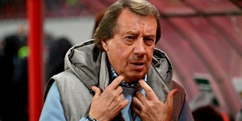 Юрий Семин.Бывший тренер футбольного клуба "Локомотив" .