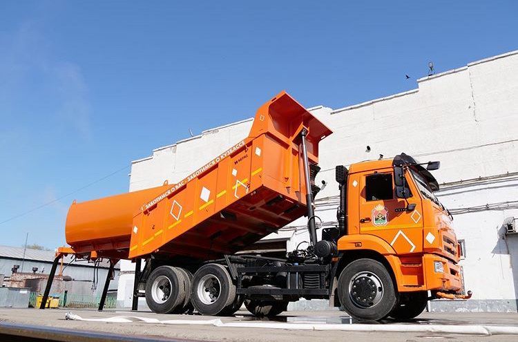 КАМАЗ-65115 с распределителем дезинфицирующих средств РЖ-70