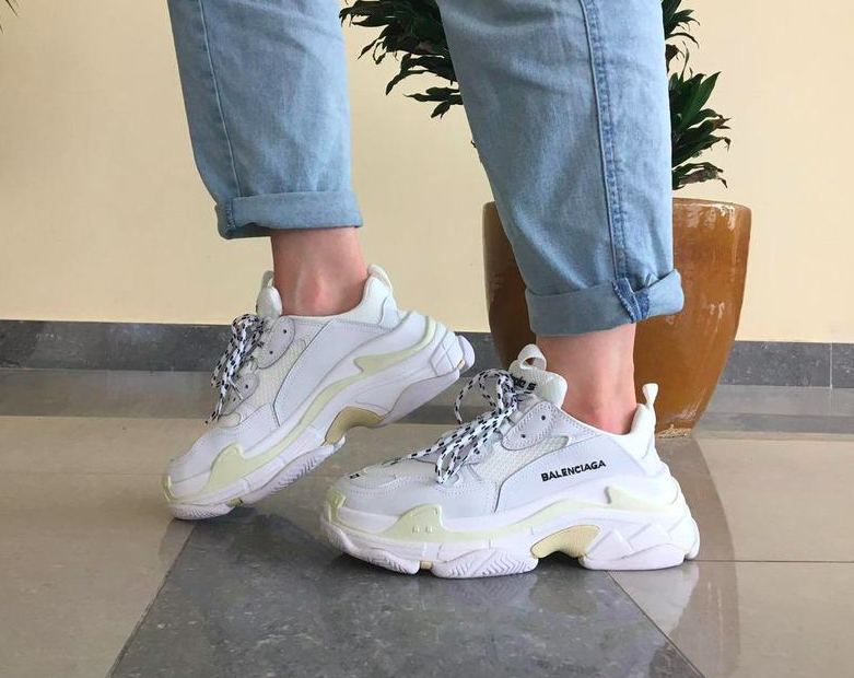 Balenciaga кроссовки на ноге