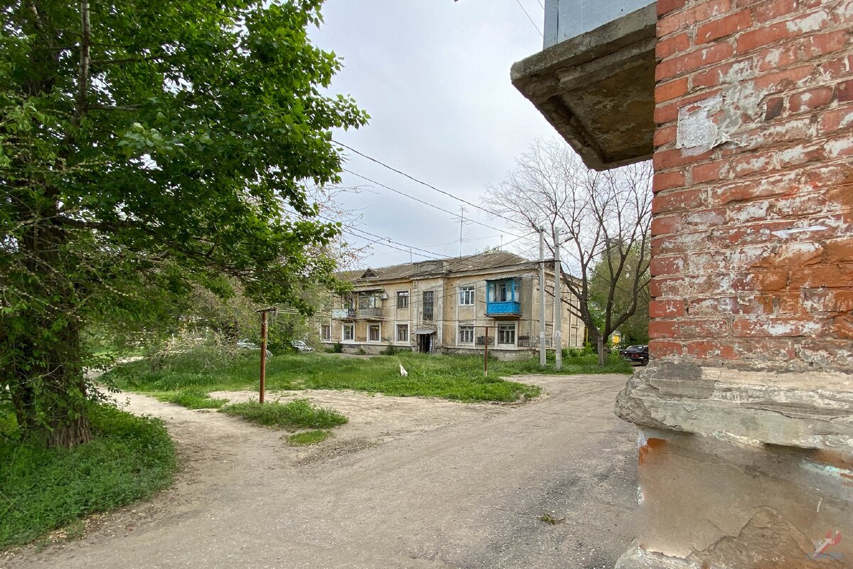 Двор.