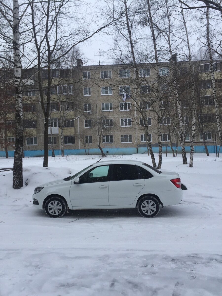 Белый цвет, 106 л.с. Комплектация "Комфорт" на механической коробке передач.