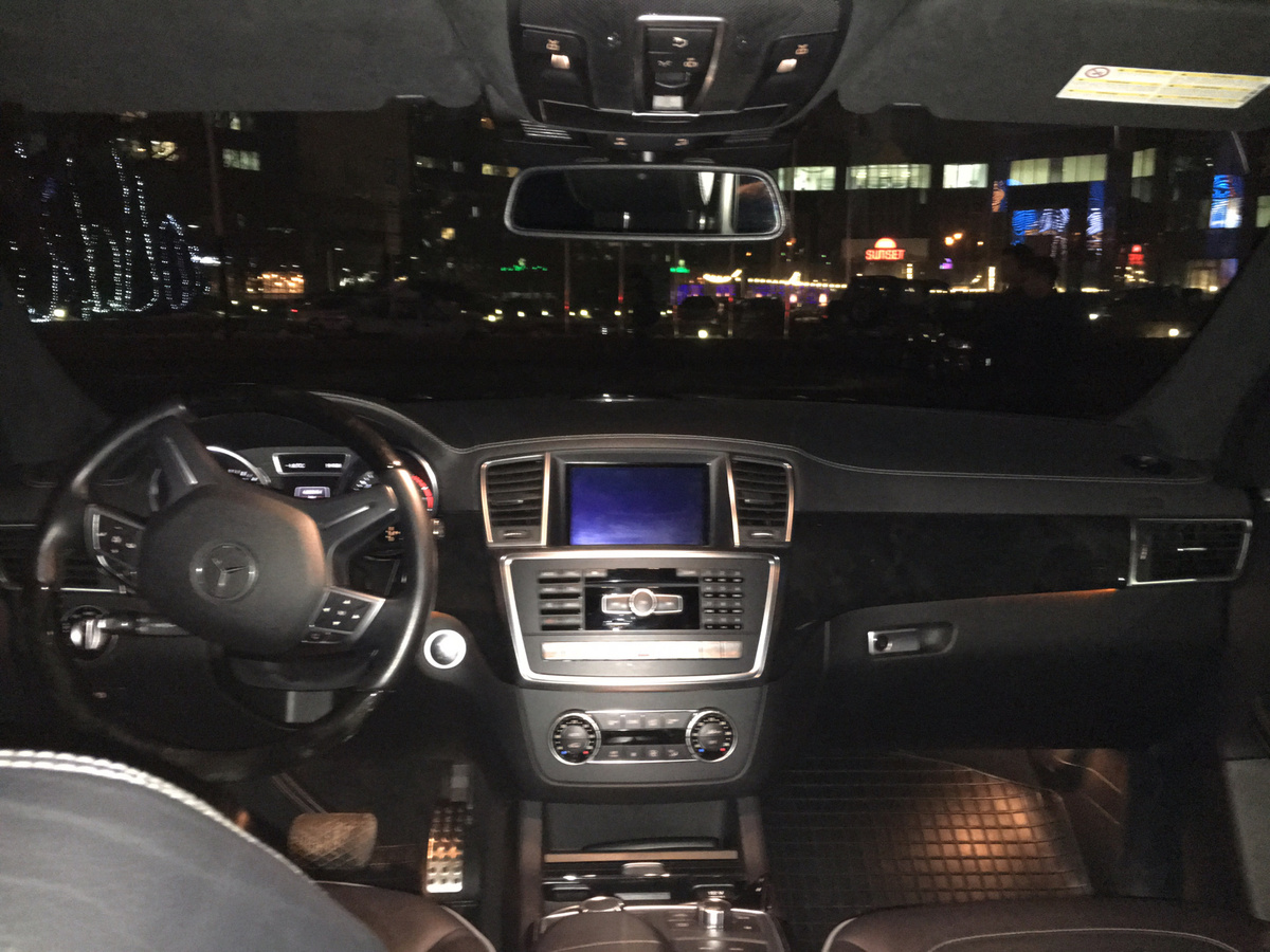 Первые ощущения что сел в легковой автомобиль, все удобно все под рукой, только не привычно что акпп переключается за рулём, автомобиль 7 местный, проехал на нем только 250км,расход показывает 14.8л.Будем ездить, буду рассказывать что да как! 
