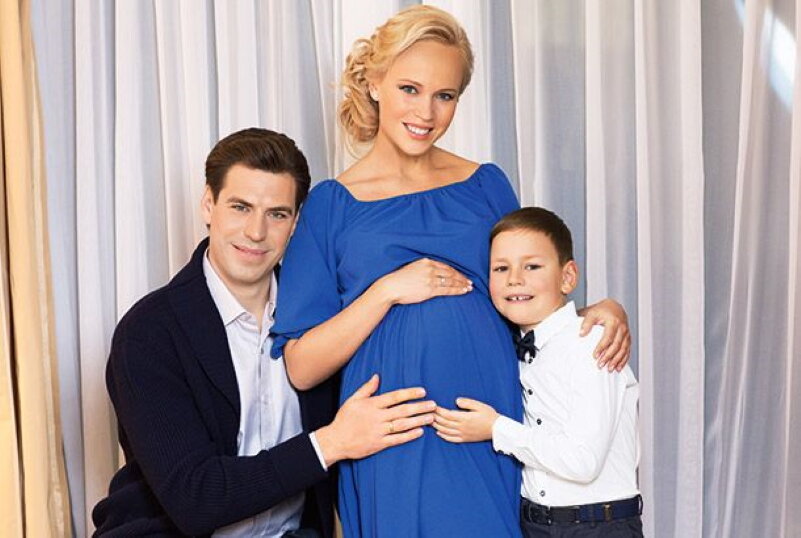 Как выглядят два сына и жена актера Дмитрия Дюжева