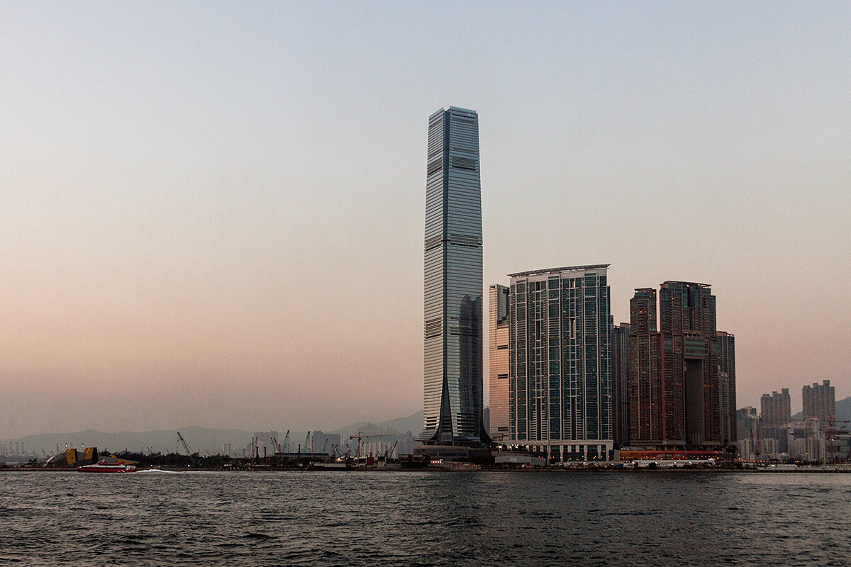 Ноябрь 2014 года.
Коулун (Kowloon), он же Цзюлун - наибльшая по численности и плотности населения часть Гонконга.