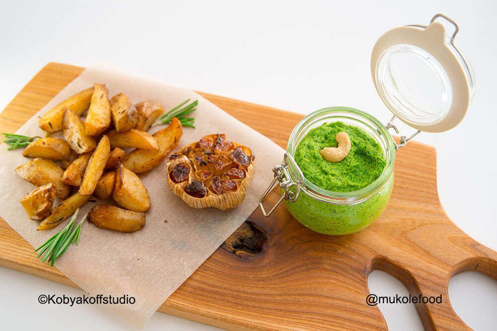 Новый соус песто и картофель с розмарином и лимоном