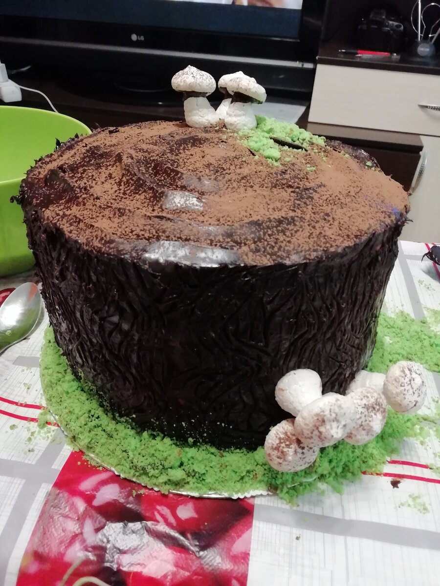 Как красиво оформить торт для мужа
