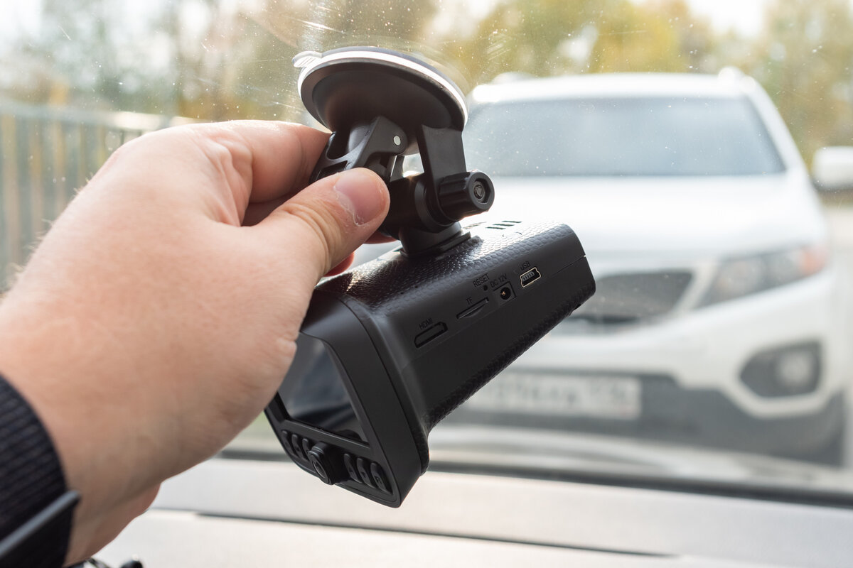 Видеорегистратор cct700. Полка для регистратора видеонаблюдения. Штатный видеорегистратор tiguan 2 рестайлинг. Видеорегистратор с радар детектором teyes r7. Пинтупин для видеорегистратора киа церато 2.