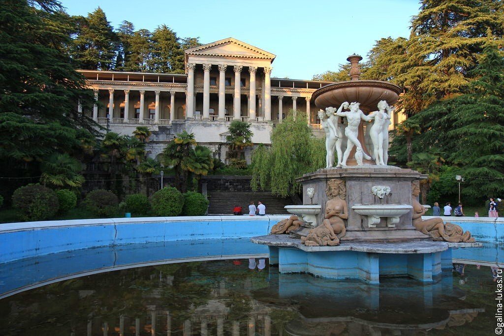 Главный корпус санатория