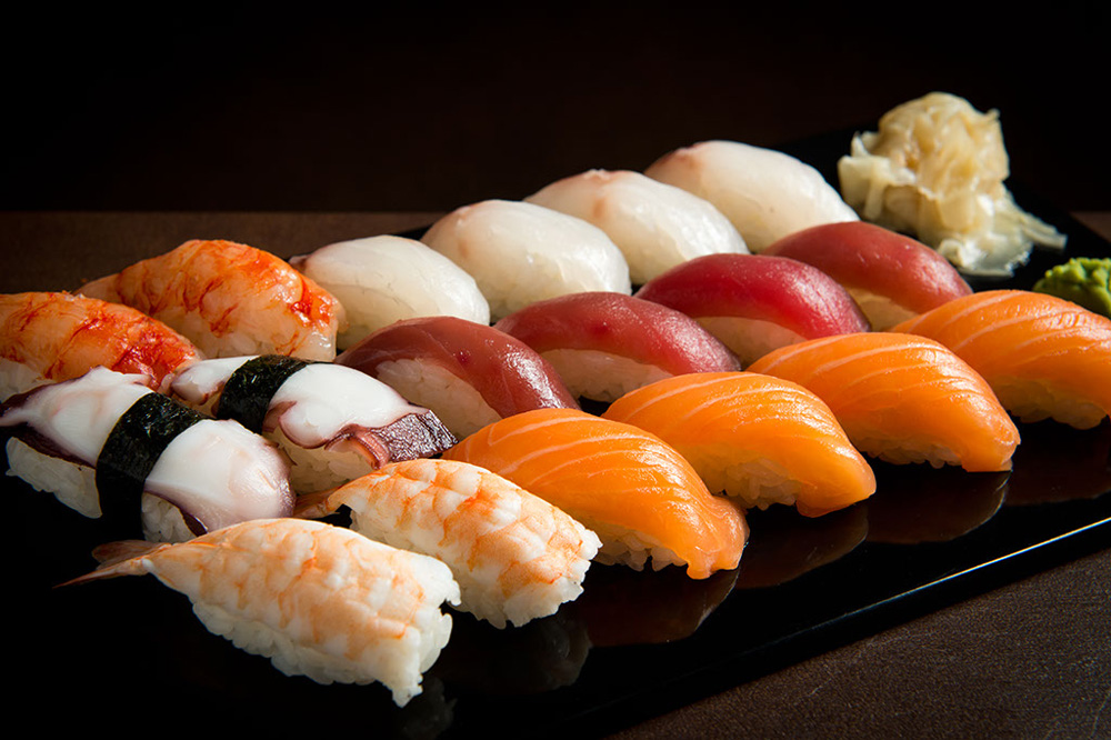 Сайт суши. Нигири. Нигири и сашими. Суши, японская кухня, нигири. Нигири суши роллы что это.