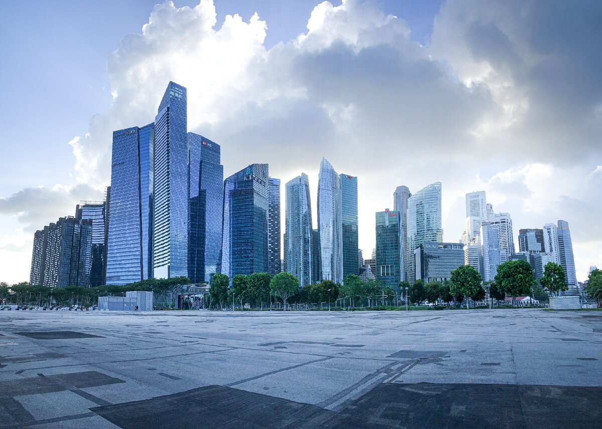 Сингапур - это страна-мегаполис. А в каждом мегаполисе есть огромные пробки!