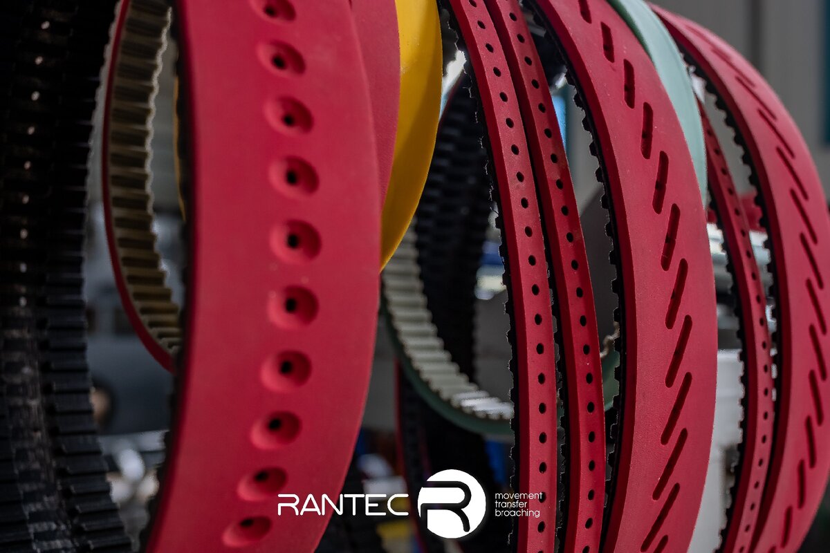Ремни RANTEC серии ranless с бесшовным покрытием для протяжки пленки на вертикально-фасовочных аппаратах. 