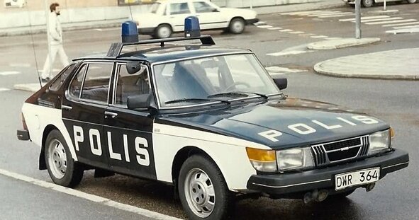 SAAB 900