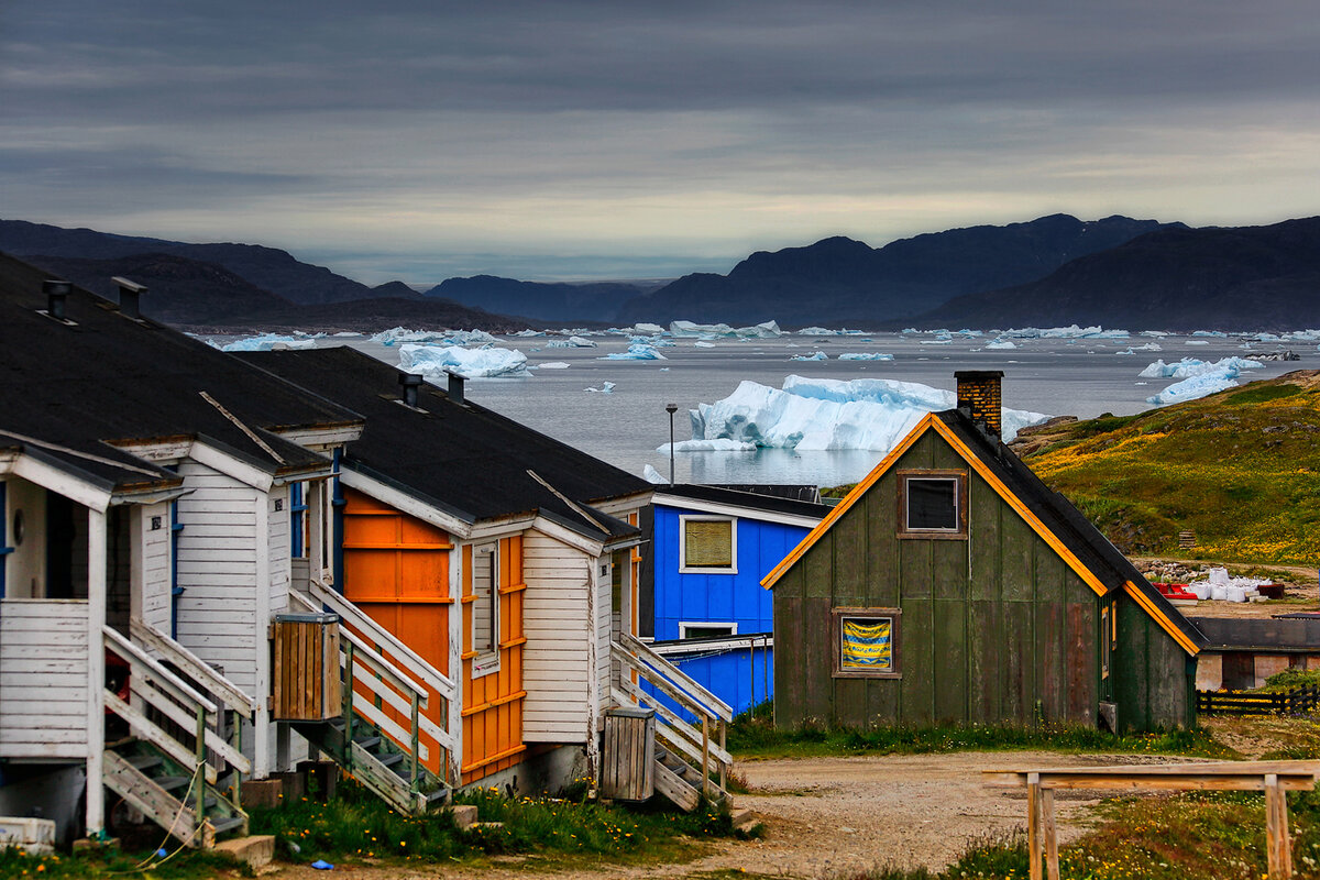 Какая территория гренландии. Нуук Гренландия. Поселение Нуук Гренландия. Исерток, Гренландия. Остров Гренландия Нуук.