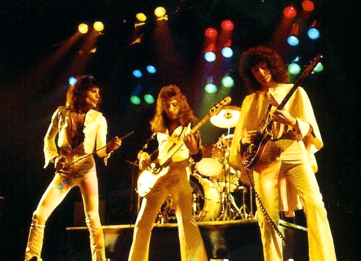 Queen во время расцвета своего раннего творчества, 1975 г.