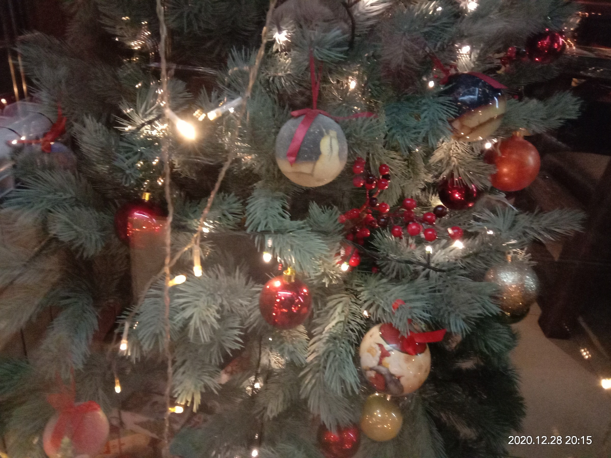 Красиво!  А ведь мишура...  Фото автора