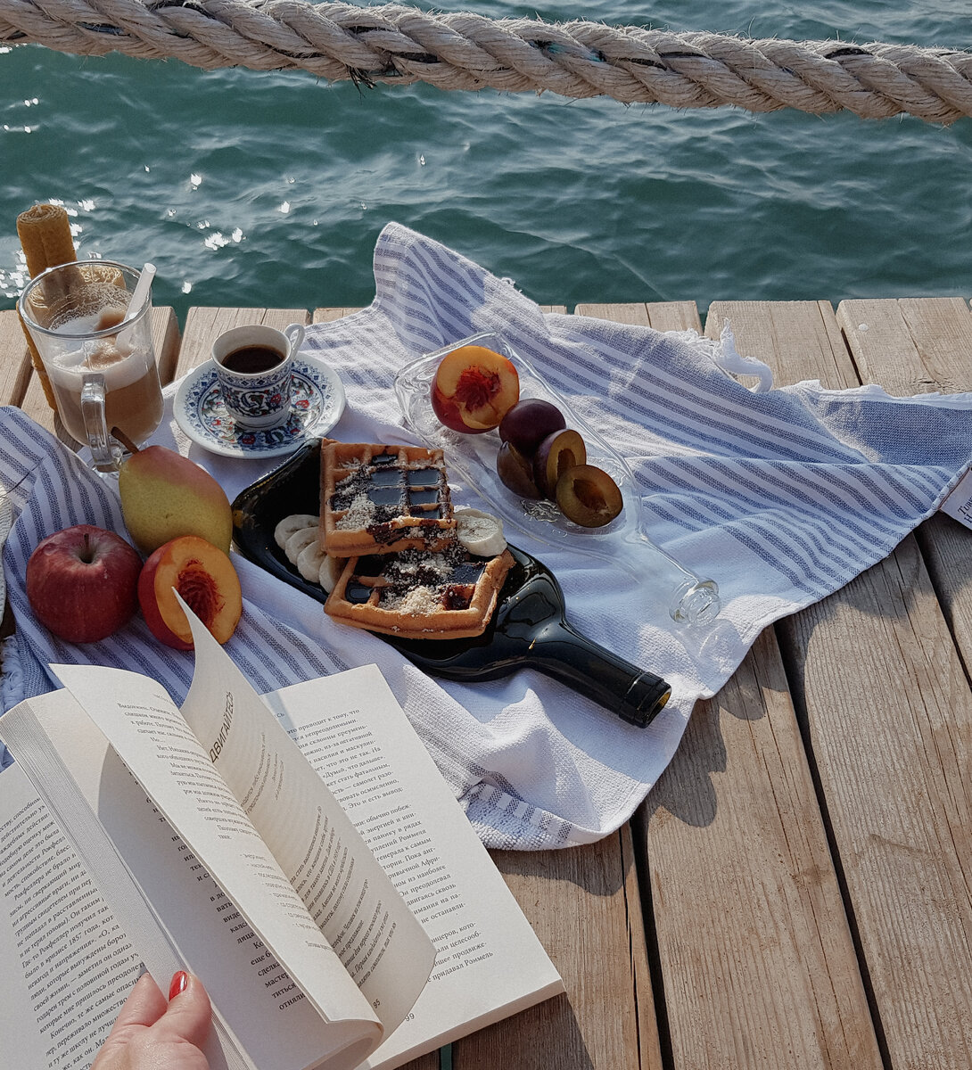 Сервировка пикник. Завтрак на природе.