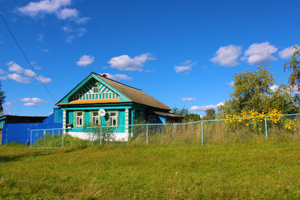 Поселок Костер, тишина на улице, мало людей и красивая природа, здесь можно  и отпуск летом провести и домик приобрести | Под зонтиком | Дзен