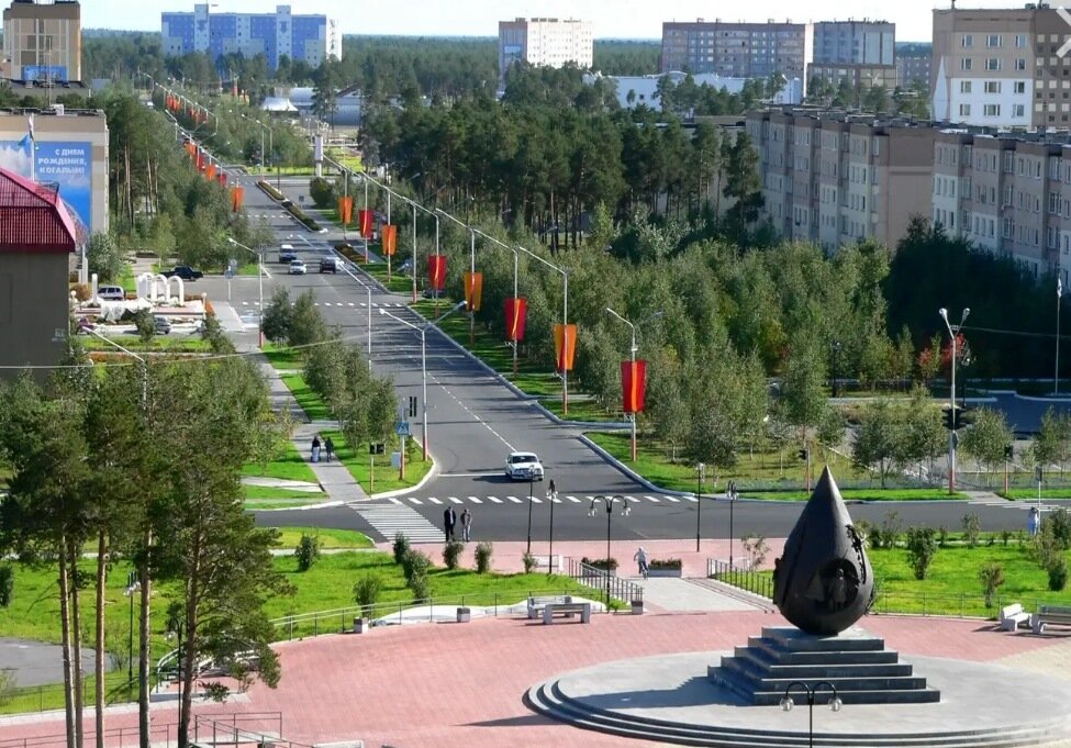 Население здесь постоянно увеличивается. 40 лет назад в Когалыме проживало 4 500 человек. 25 лет назад - уже 50 тысяч человек. На сегодняшний день - около 70 тысяч человек.

