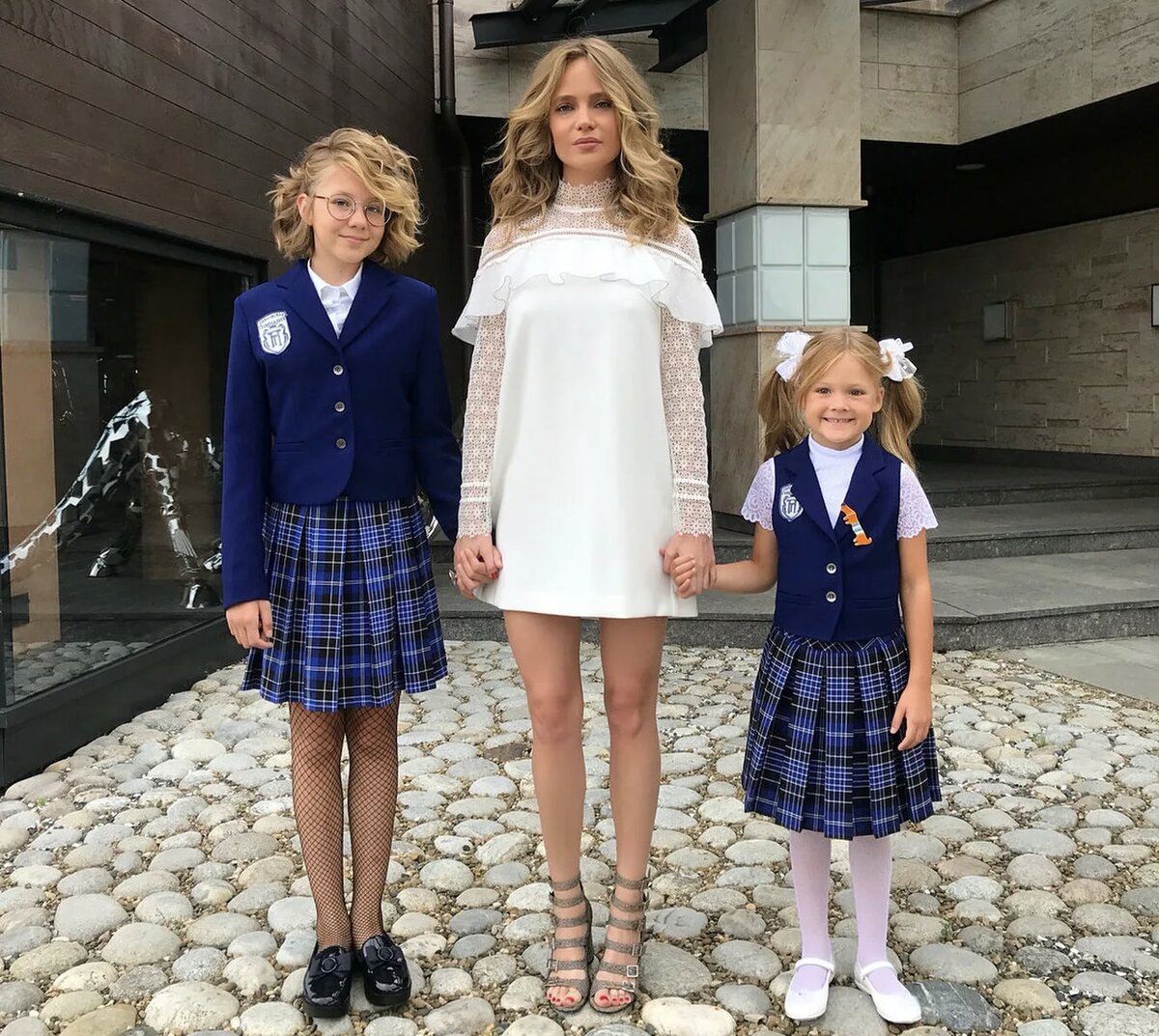 Когда-то девочки были такими милыми, женственными, красивыми...https://instagram.com/glukozamusic