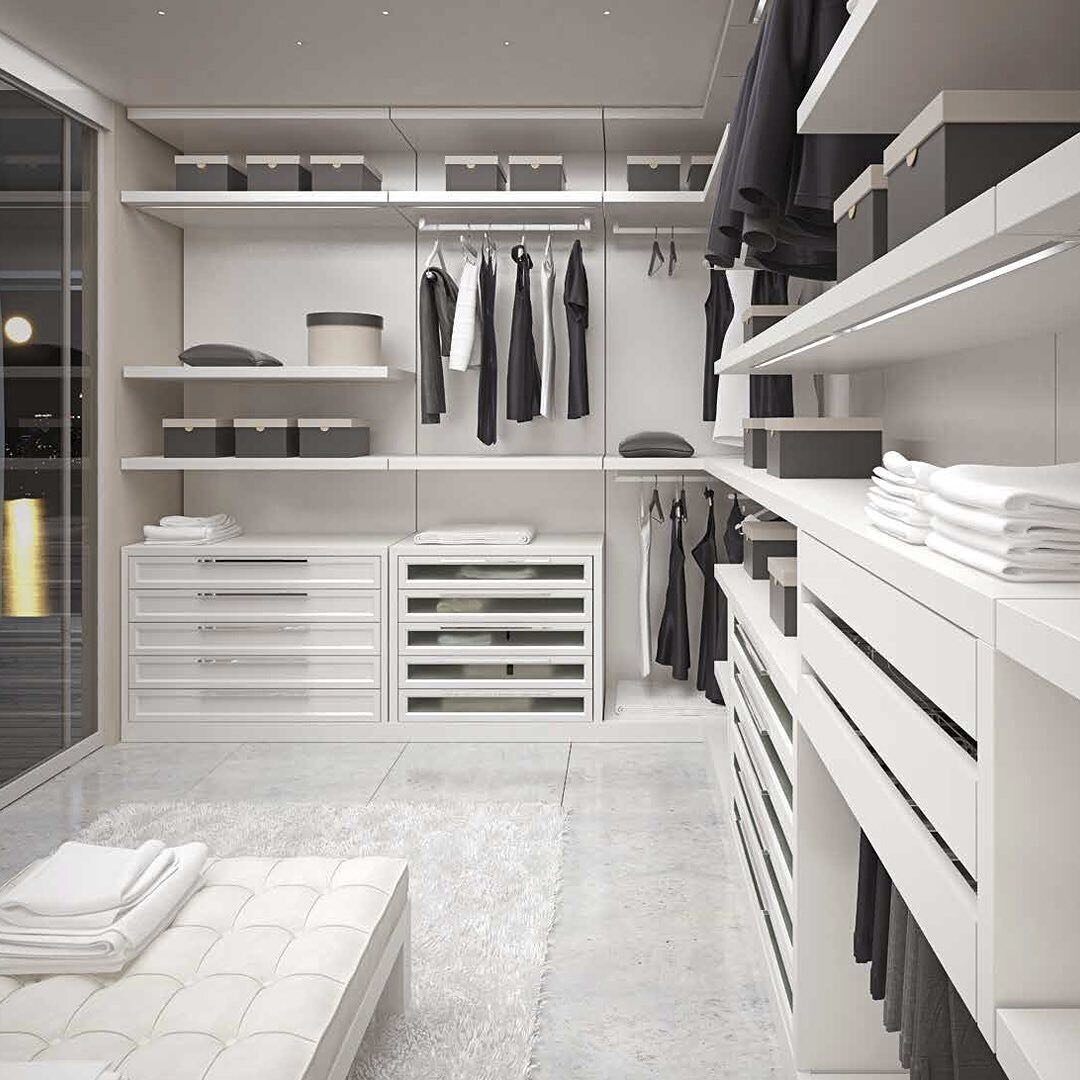 Пример планировки гардеробной комнаты для нескольких человек