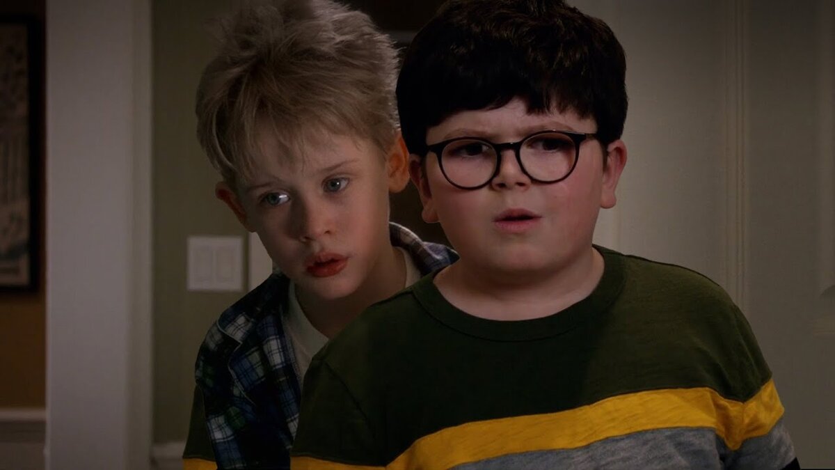 shot from "Home Sweet Home Alone"/2021/Dan Mazer/and "Home Alone"/1990/Chris Columbus/YouTube.com