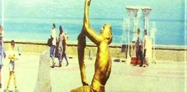 Фонтан "Мальчик с рыбой" в Алуште, спустя несколько лет после создания