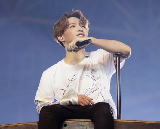 Отработал концерт со сломанной рукой 