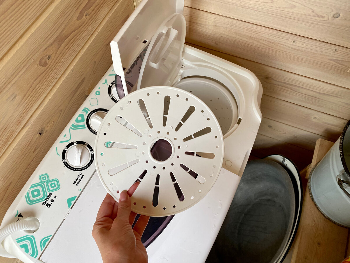 Этот странный кругляшок помогает прижать вещи в центрифуге. 