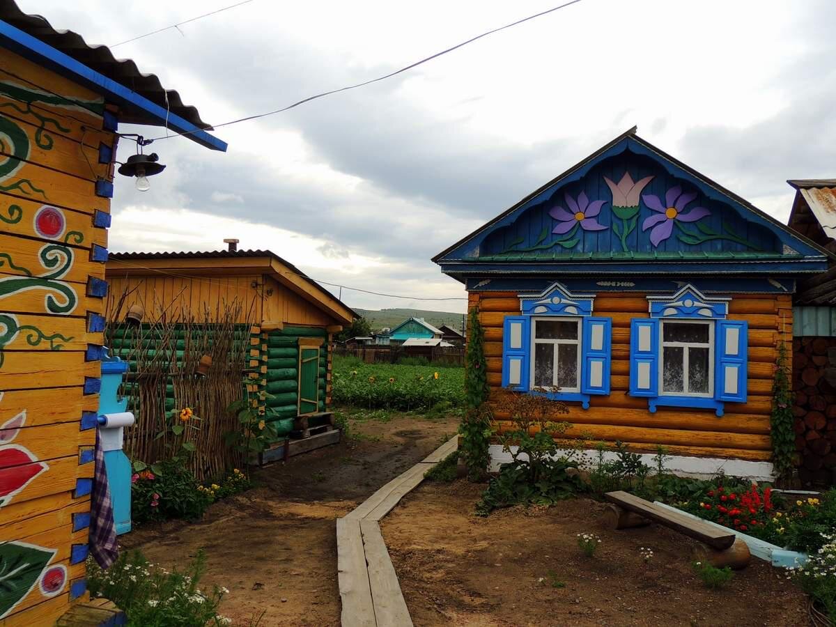 Известная деревня. Село большой Куналей в Бурятии. Деревня Десятниково Бурятия. Изба семейских Тарбагатай. Село большой Куналей семейские.