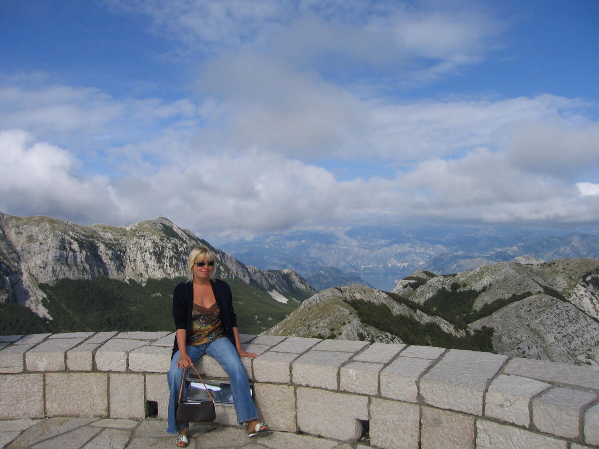 Именно здесь, на вершине горы Ловчен я приняла решение переехать в Черногорию