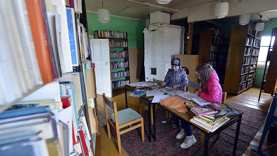 Библиотека в селе Кашкаранцы Терского района Мурманской области                                                Фото: ТАСС/Лев Федосеев