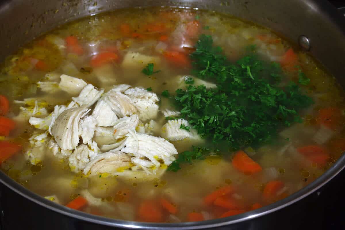 Научилась делать куриный суп ещё вкуснее. Рассказываю, как я теперь готовлю