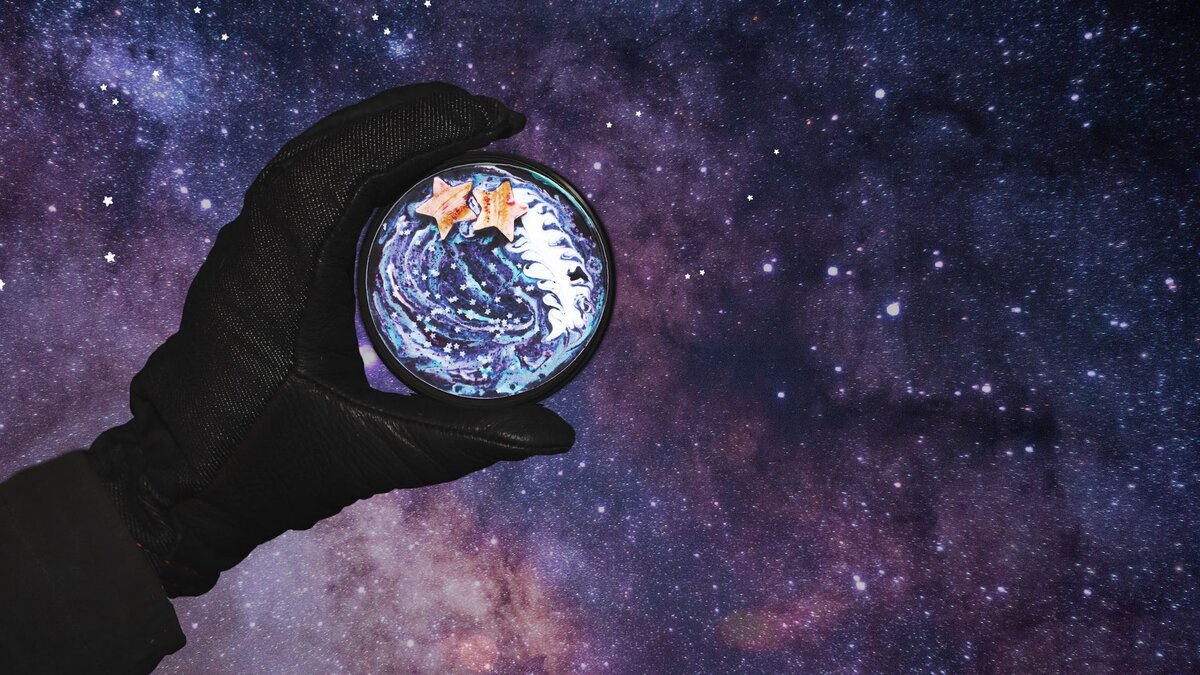 Кратко и доступно на примере двух сверхдержав. Ну как сверхдержав, одна и не держава вовсе, вторая далеко не сверх.