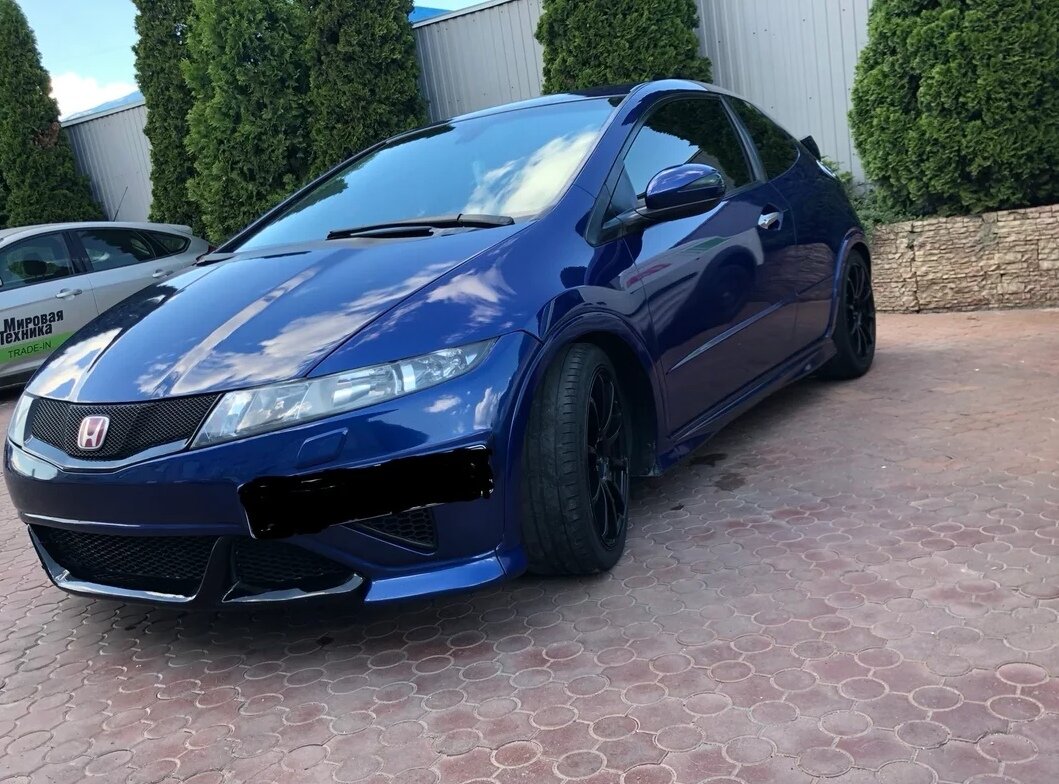 В отличии от обычного сивика,этот купе хэтчбек,мне данный кузов нравится.