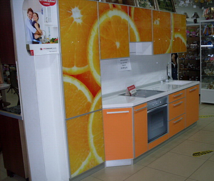 Кухня моя родня. Моя родня пенза рахманинова 10. Кухня моя родня. Кухня олива дсв. Обои в магазине моя родня в пензе.