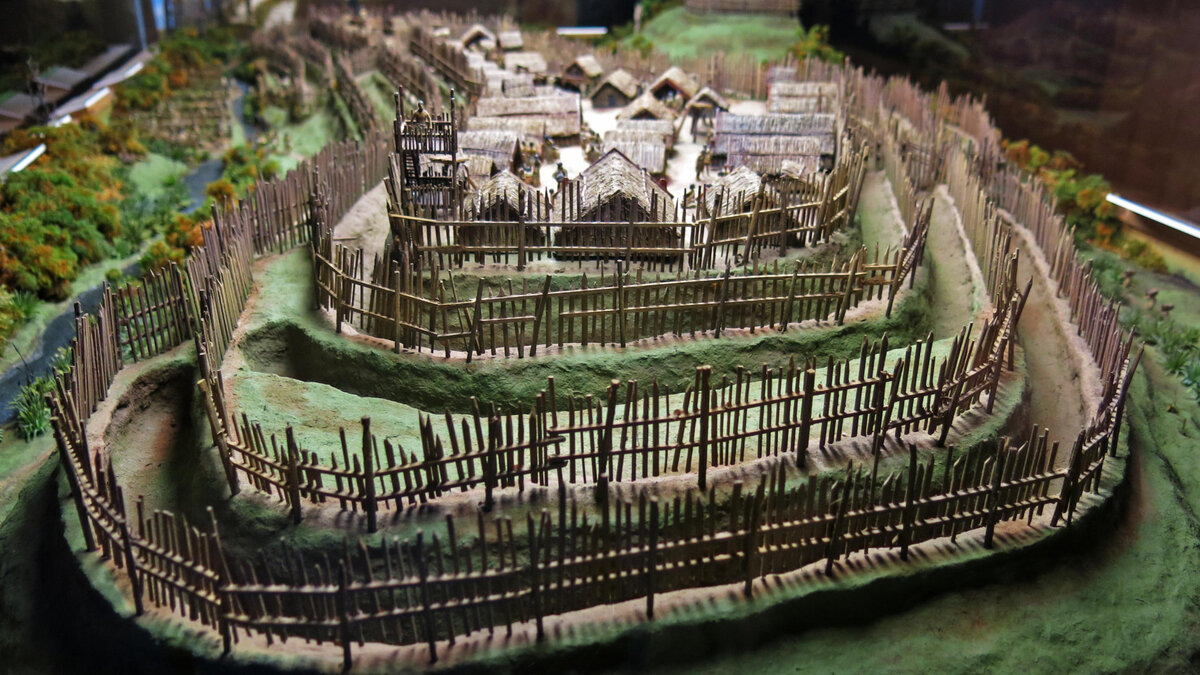 примерно так выглядела крепость клана