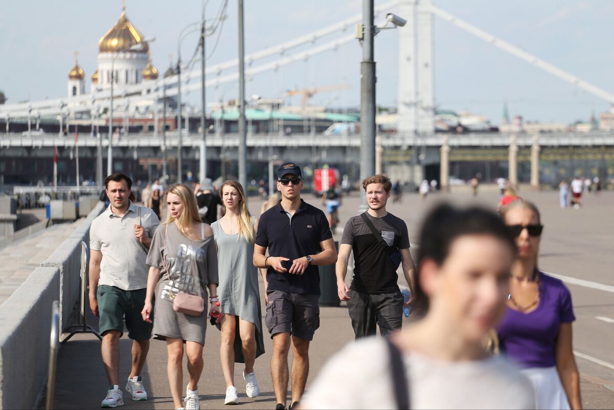 Первый день без карантина. В Москве пробки, а Карелия ждёт первых 