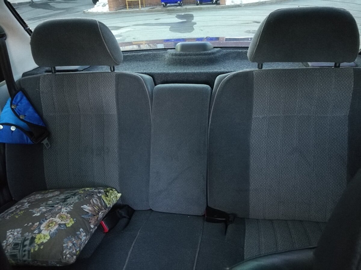 Родное заднее сидение, просто и гармонично