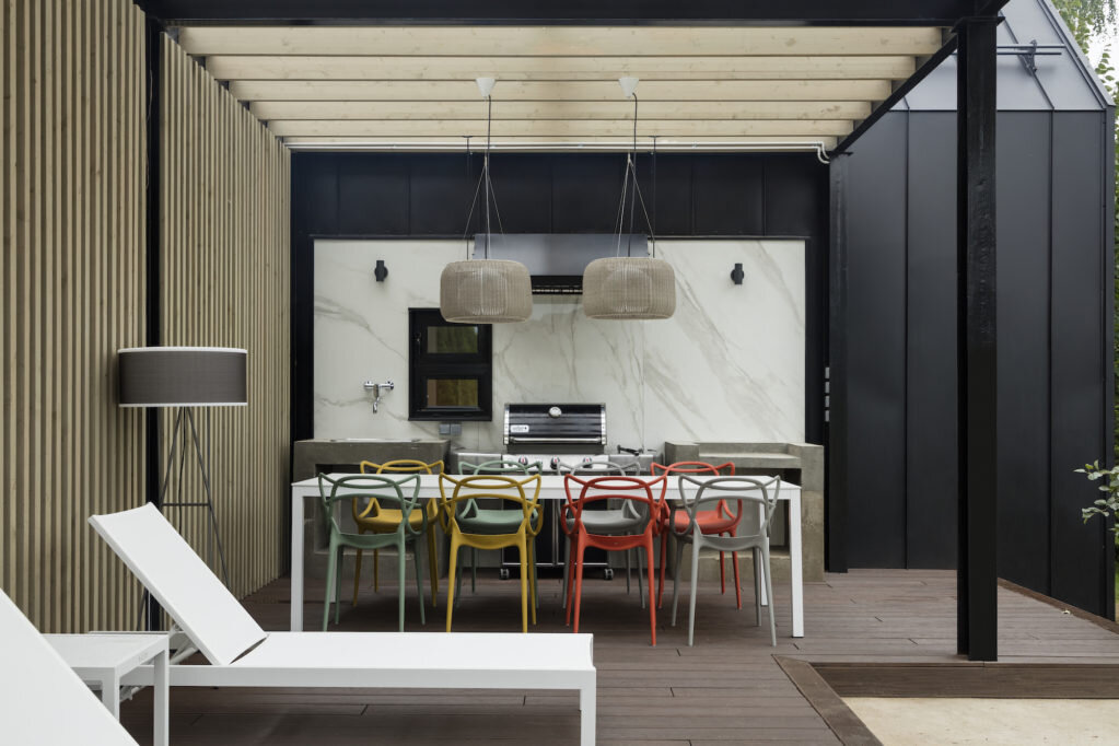 Вид на столовую зону.