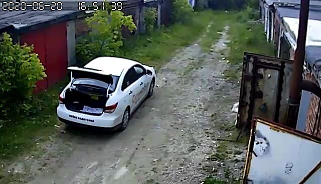 Видеонаблюдение настроил всё идеально работает сегодня производил замеры гаражных ворот чтобы закупить уголок на металлобазе бэушный ширина ворот получилось два с половиной метра высота ворот 2 м