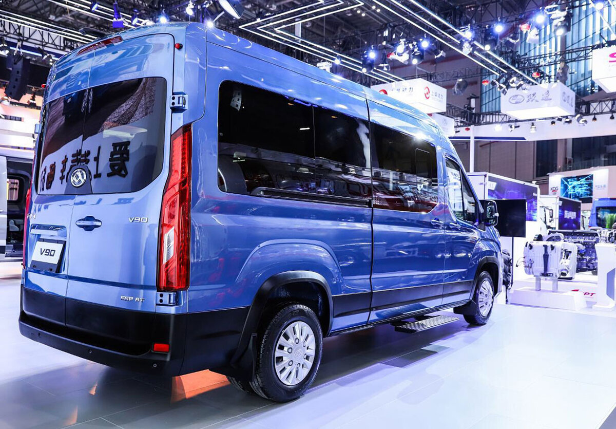 Ford transit 2016 пассажирский. Ford tourneo custom 2022. Микроавтобус нова. Микроавтобус нова. Форд транзит бус 2021.