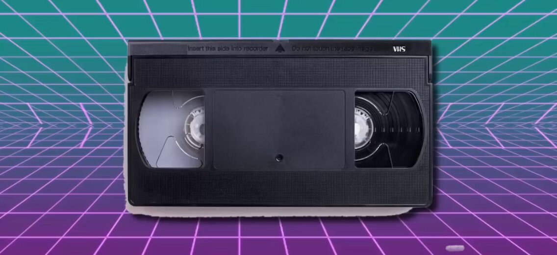 Большая видеомагнитофонная видеокассета (VHS)