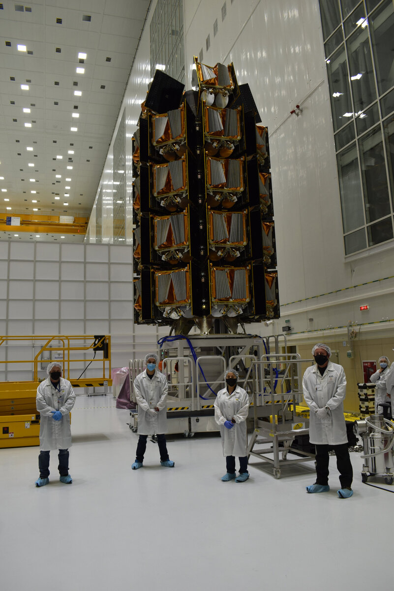 10 декабря спутники интегрировали с разгонным блоком "Фрегат" 