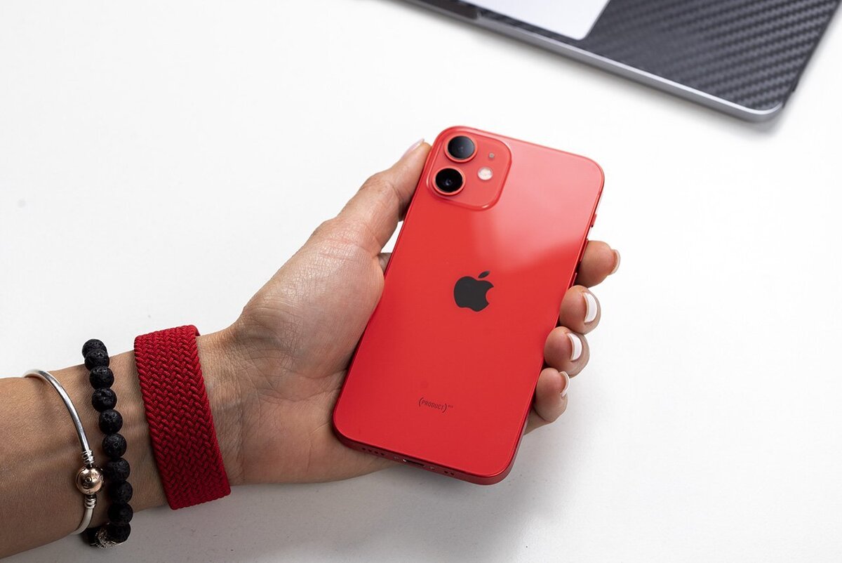 iPhone 12 mini показывает плохие результаты продаж