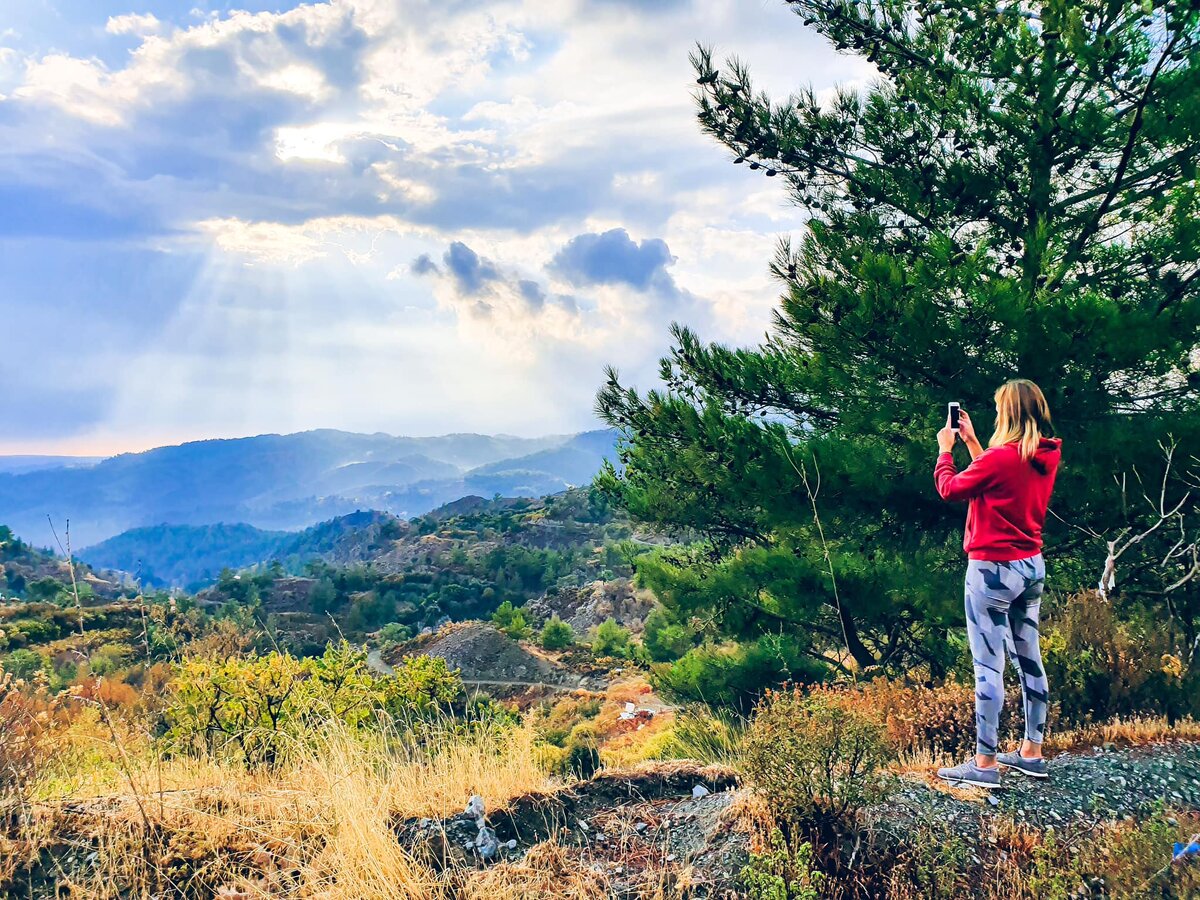 На фото Влада Лоренц (коуч, тренер самопознания). Место съёмки: Кипр, Пафос 2020 г.